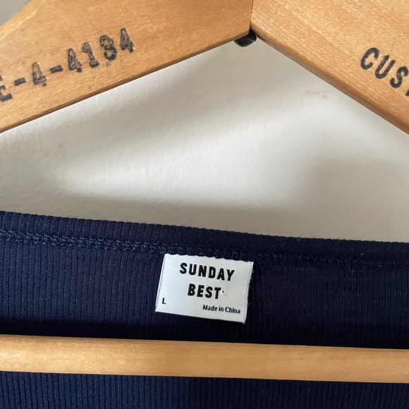 Sunday Best V-neck Long-sleeve - Picture 3 of 4